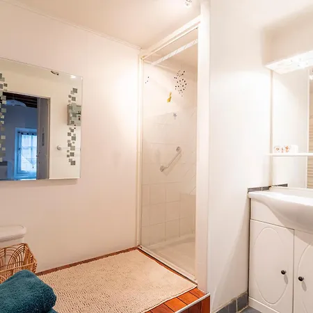 Centre Historique - & Fameuses Falaises 100m