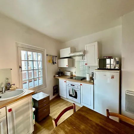 Centre Historique - Plage & Fameuses Falaises 100M